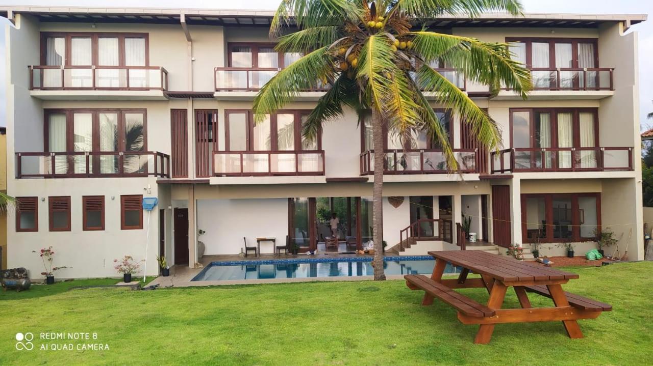 Driftwood Villa Pamunugama Exterior foto